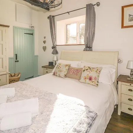 Nightingale Holiday home *