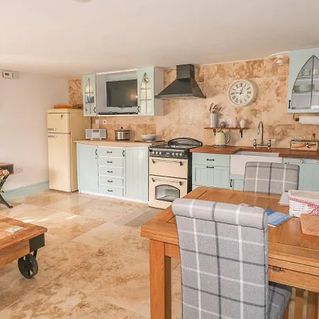 Nightingale Holiday home